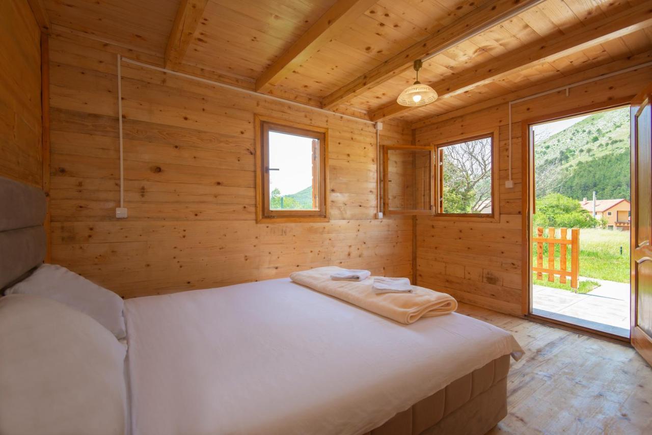 Lovcen Mountain Cottages Njegusi Екстериор снимка